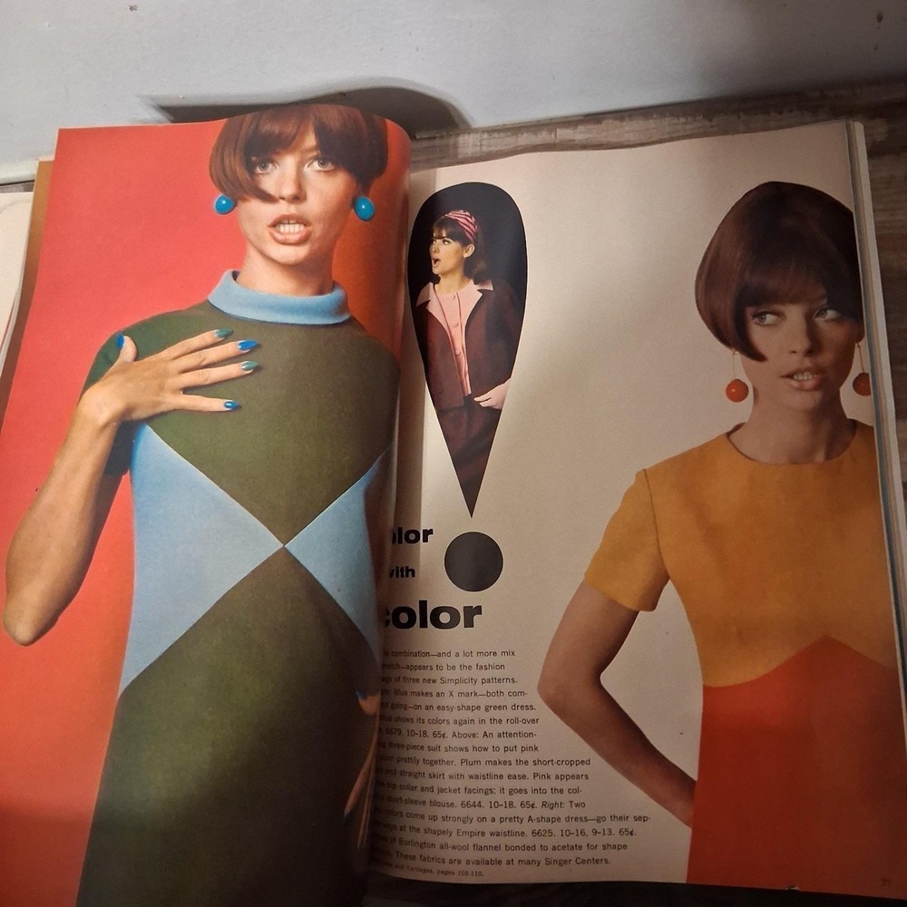 Rare Vintage Singer Showcase‎ 1966 Magazine Mod Fashion Full Color